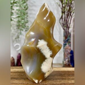 1810 Orca Agate Crystal Flame Carving